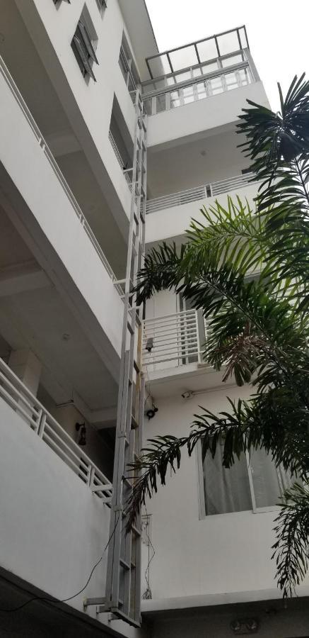 Innsite Room Rentals Manila Luaran gambar